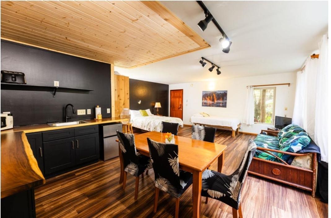 Halema'uma'u- Hale Kumu La'au Lodge